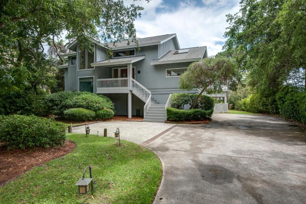Folly Field House | 32 Sand Dollar Road