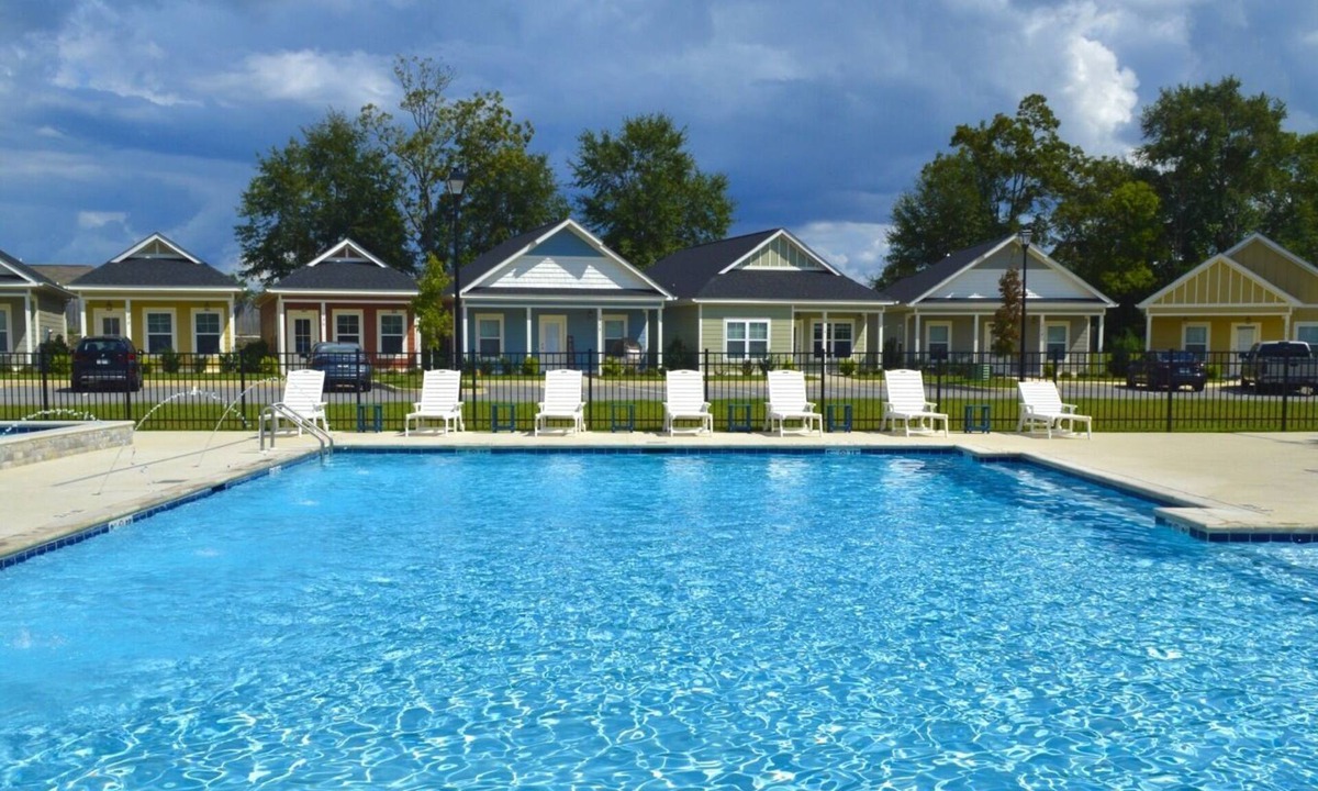 Midland City Cottage | 336 Riverstone Way- Charming 2-bedroom cottage with Amazing Amenities!