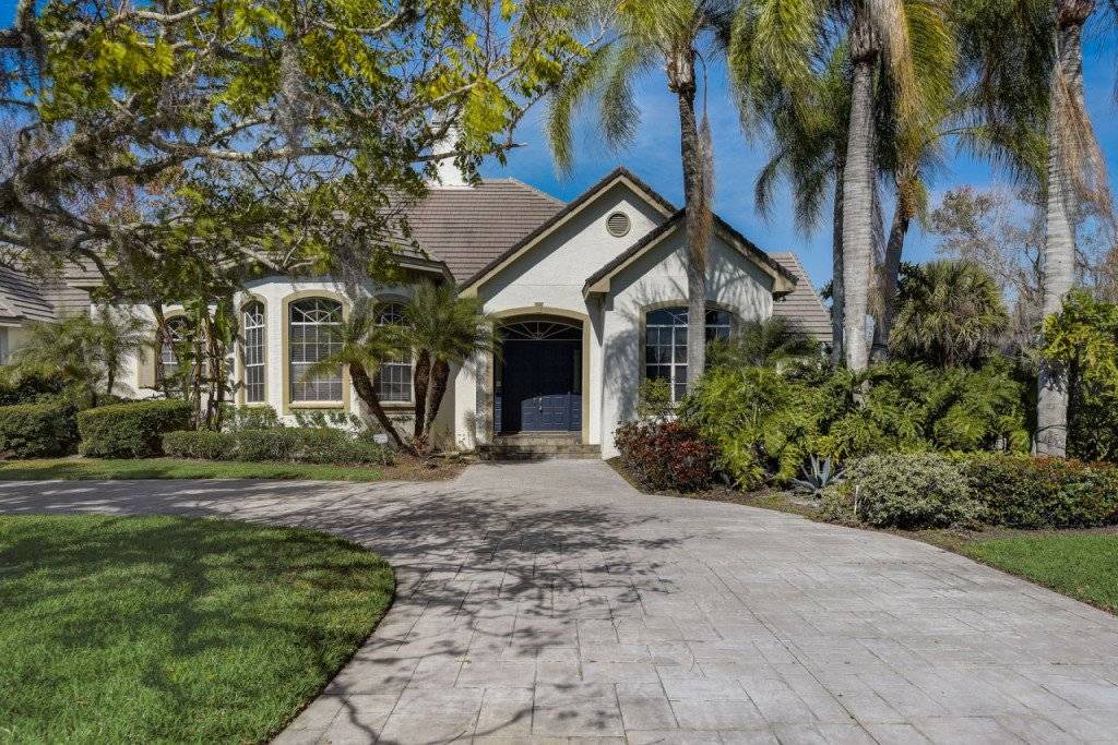 The Meadows House | 341 m² House ∙ 4 bedrooms ∙ 8 guests