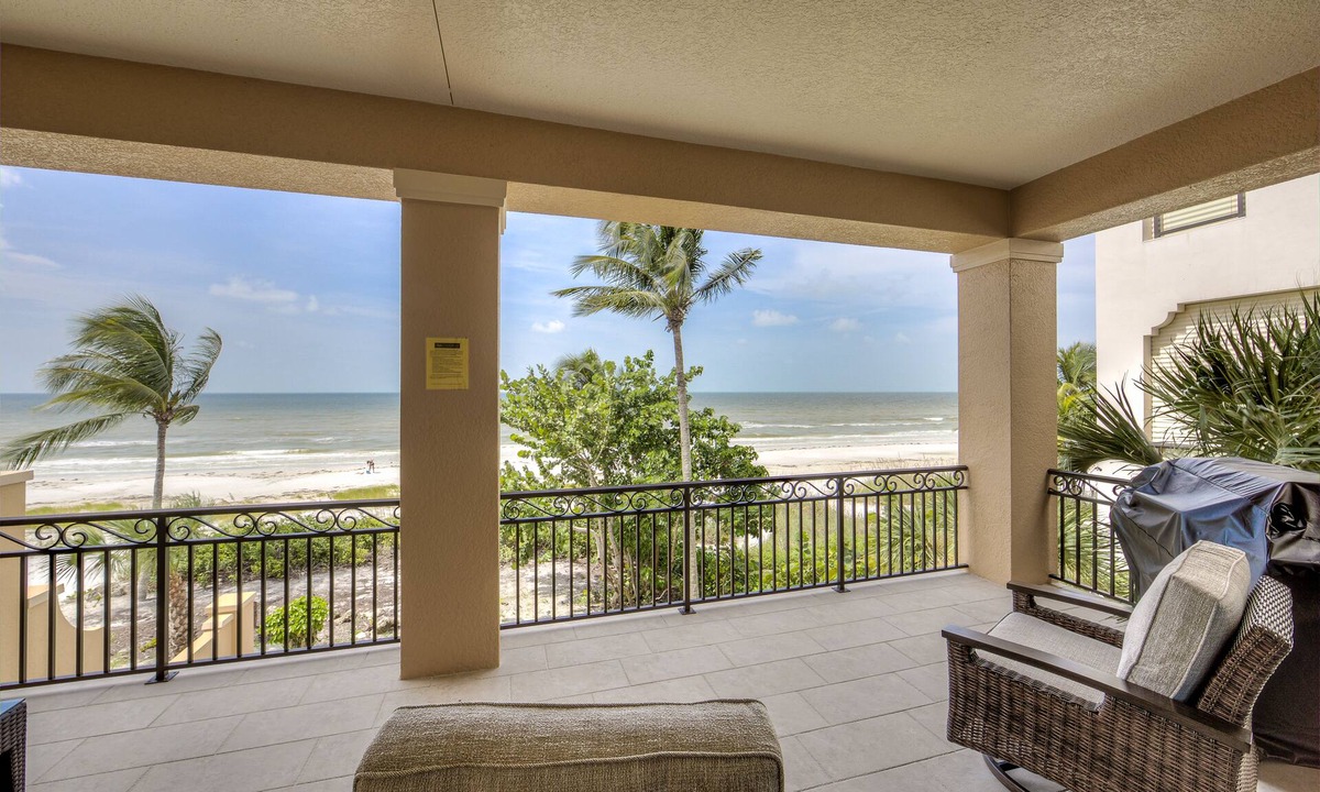 Mid Island House | 3552 Moana Oasis: Gulf-Front, Pool, Spa & Beach Access