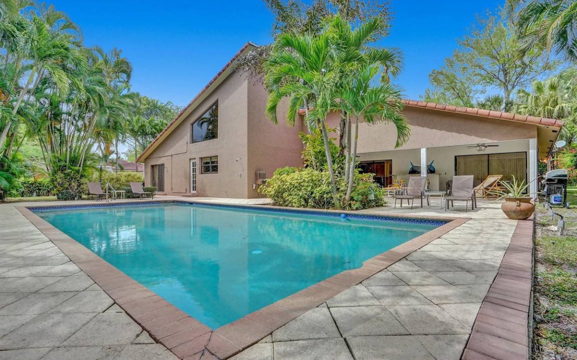 Survey Creek Villa | 381 m² Villa ∙ 6 bedrooms ∙ 20 guests
