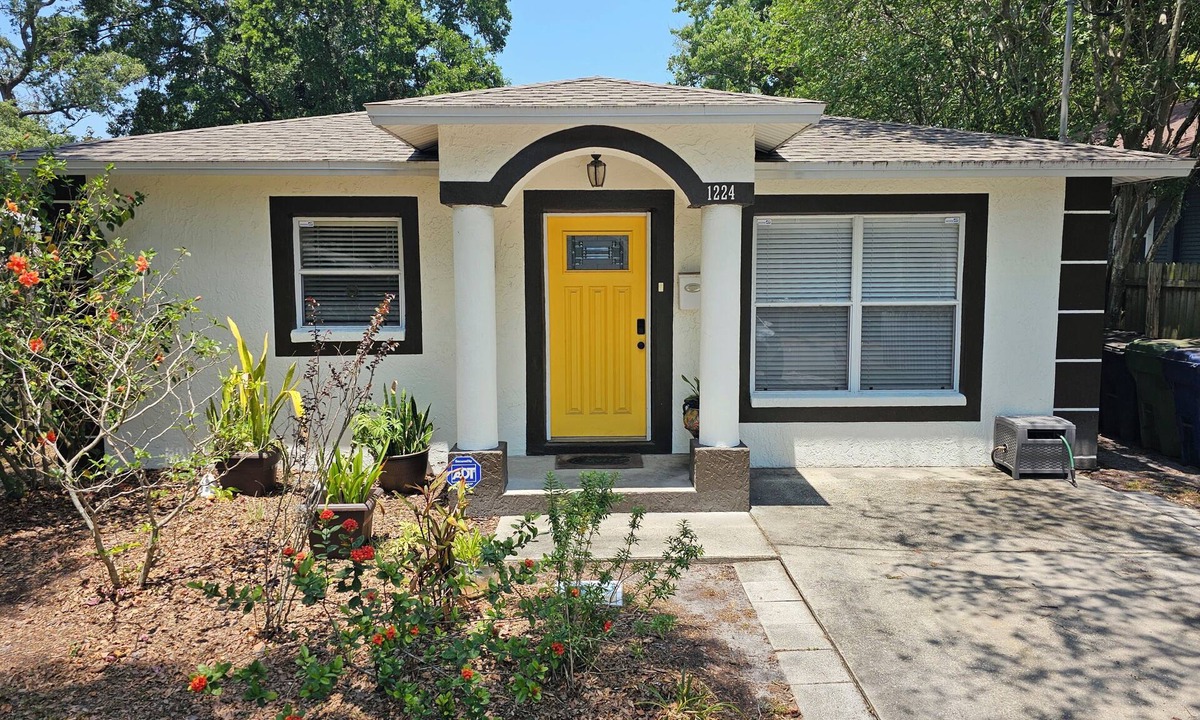 Old Seminole Heights House | 3B/2BA, 12min to Airport&Downtown, Private Parkingn