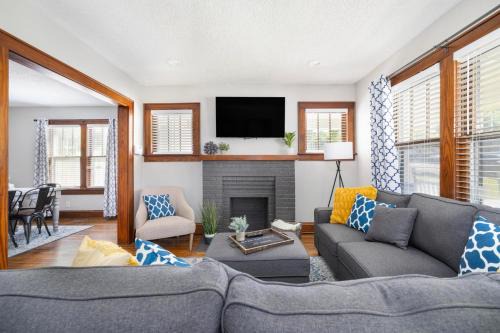 Bristol House | 3BR Bristol Retreat - 2 Blocks from State Street
