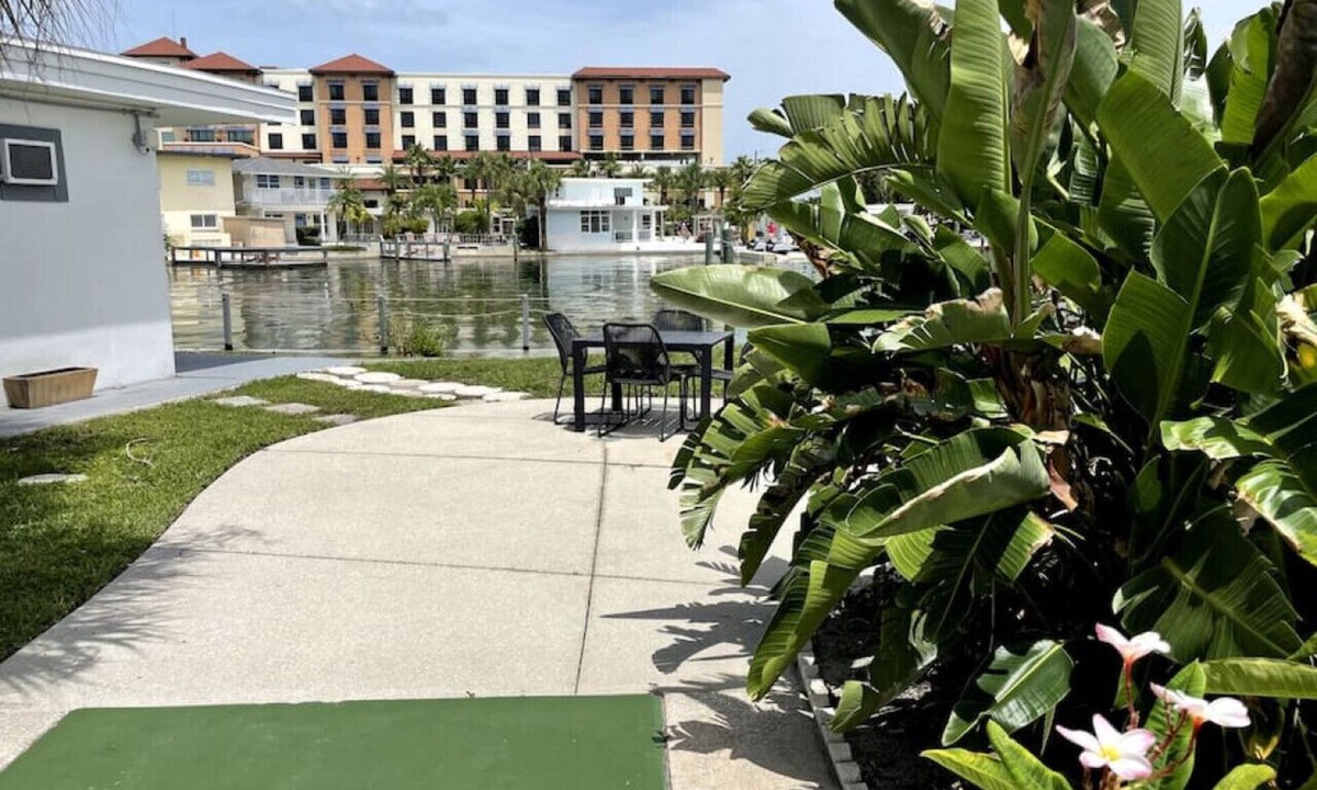 Bay Esplanade Apartment | 4 · Bay Studio Apartment 4