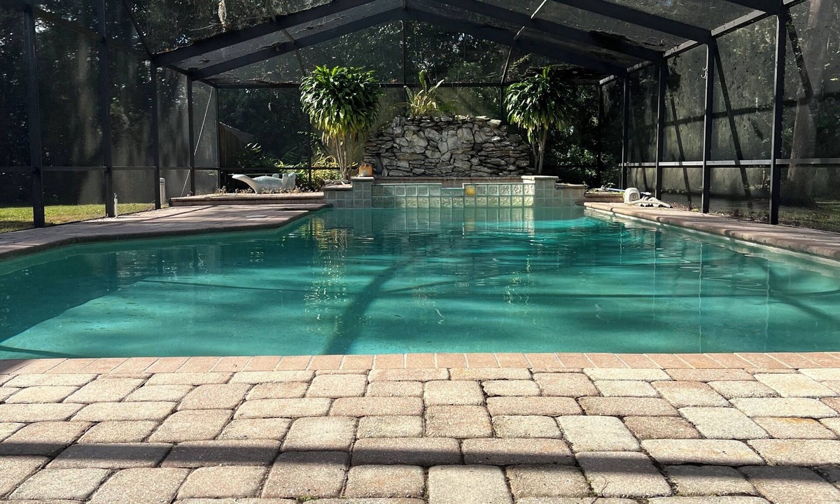 Greater Northdale House | 4 Bedrooms, 3 Bath, sleeps 8, Pool, Access to Lake, Kayaks, & Fishing