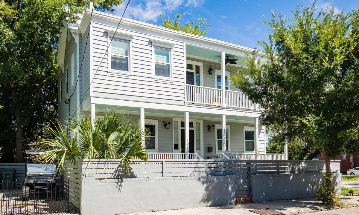 Downtown Charleston House | 4 Beds/3 Bath Downtown 2 Blocks to King 3 Parking Spaces