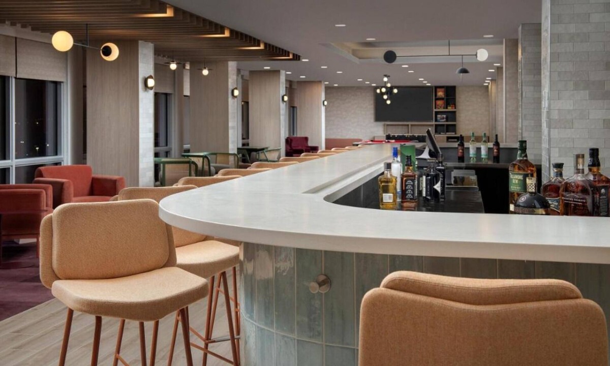 Ludlam House | 4 Contemporary Units, Free Breakfast and Airport Shuttle! Minutes to Marlins Park