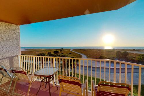 Treasure Island House | 404 - Surf Beach Resort