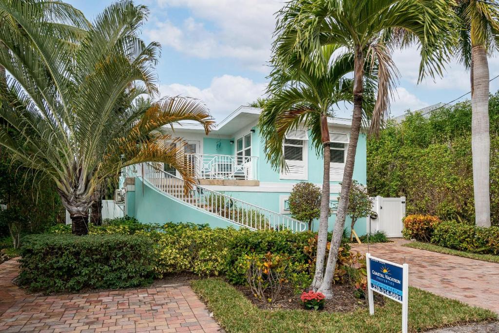 Fort Myers Beach House | 428 Palermo Circle by Coastal Vacation Properties