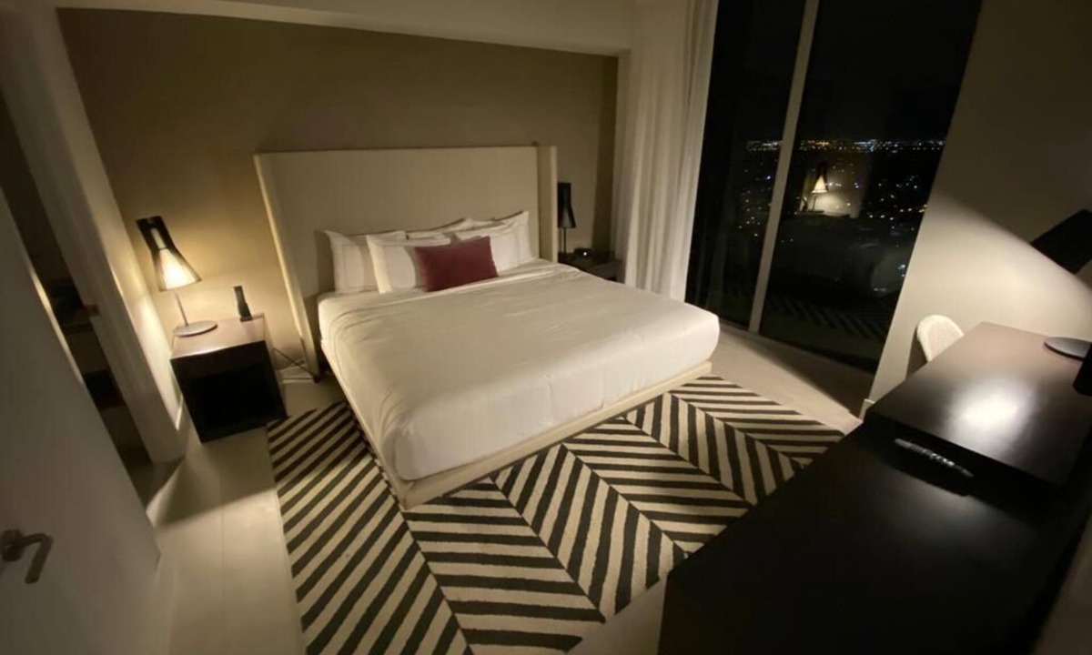 Hallandale Beach Condo | 5 🏙AMENITIES + LUXURY CONDO IN THE SKY