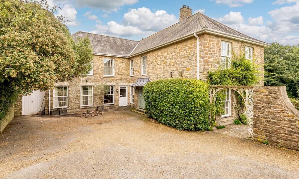 West Compton Cottage | 5 Bed in Litton Cheney (oc-78462)