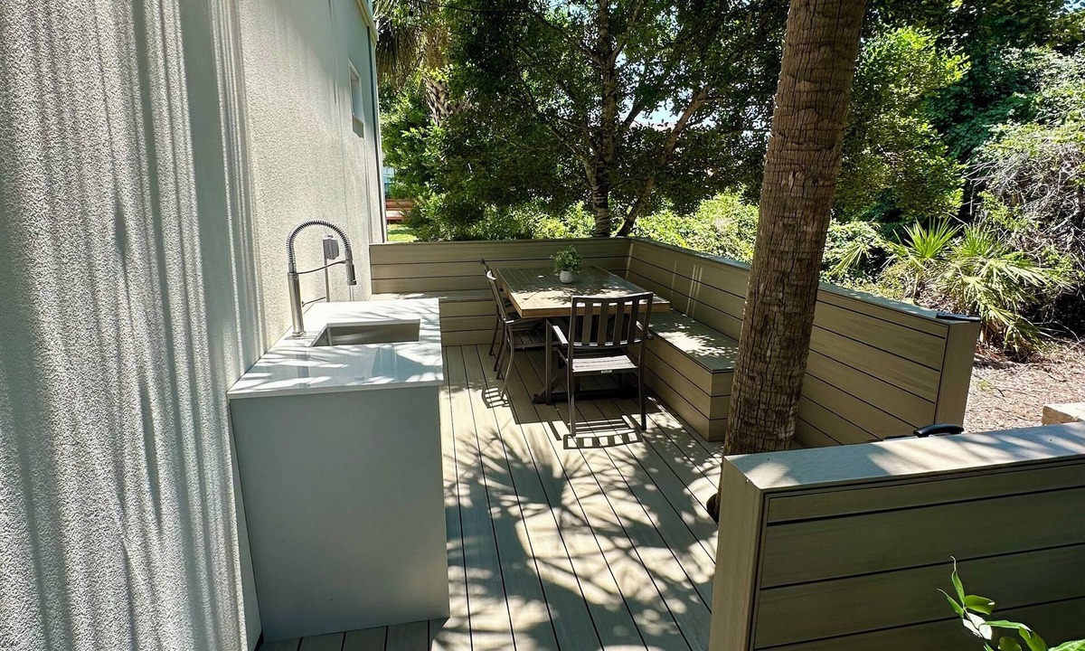 Miramar Beach House | 5-bedroom house close walk to Miramar Beach with splash pool