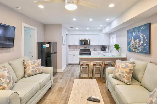 Madeira Beach House | 5 - Island Paradise Cottages - Sea Grape