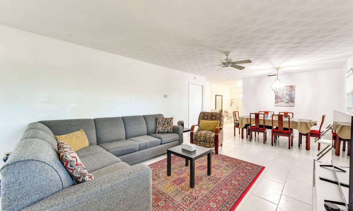 Venice Gardens House | 5 Mi to Venice Beach! Remote-Work-Ready Retreat