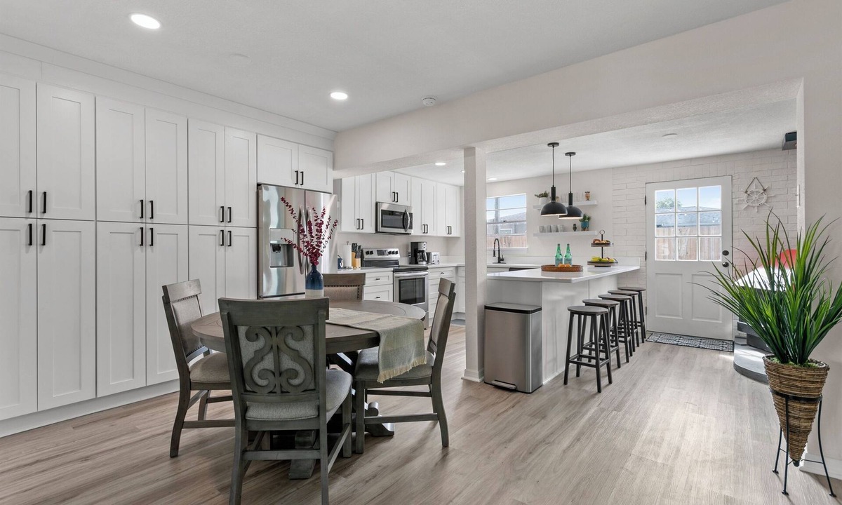 South Pinellas Community Council House | 5 minutes from the BEACH, steps from inground POOL