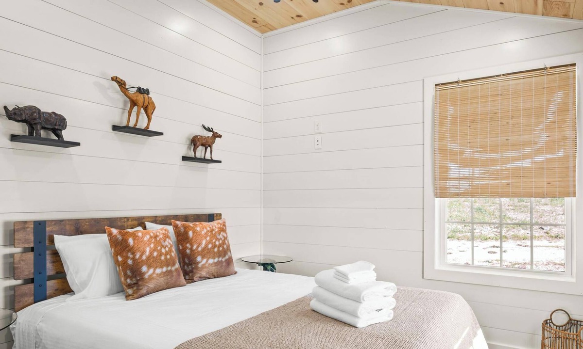 Williamstown Cabin | 5 Neighboring Cabins at Eden Reserve - Front Five!