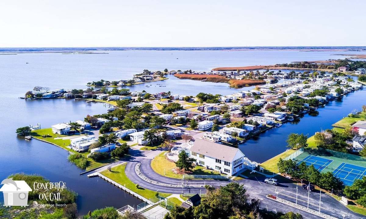 Sandbridge House | 5 Star - Back Bay Area Tiny House “5 min walk to Sandbridge Beach”