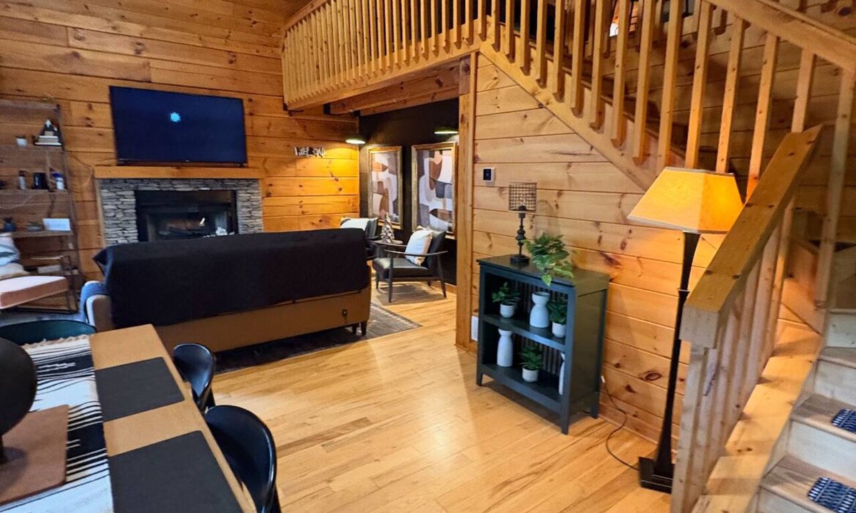 Tate Cabin | 6 ACRES RETREAT SAUNA, HOT TUB, FIRE PIT, GAMES