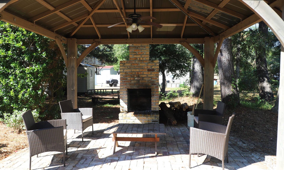 Murrells Inlet House | 6 Bed/4 Bath whole house duplex, minutes from golf, restaurants, and the beach!