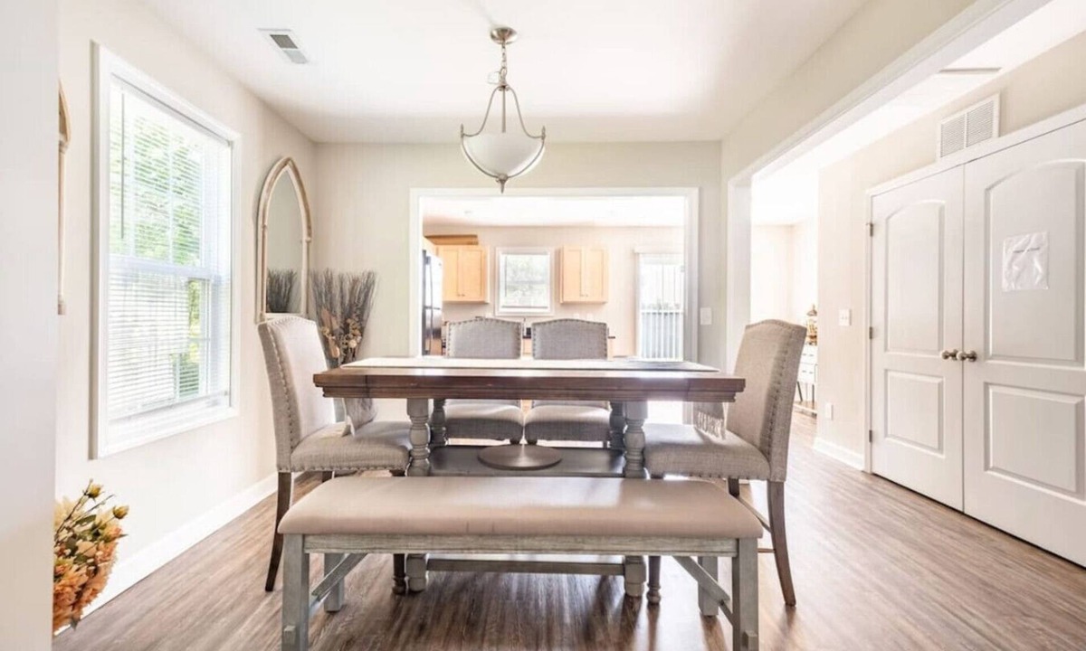 Kannapolis House | 6 Bedrooms | Sleeps 16 | Great Area