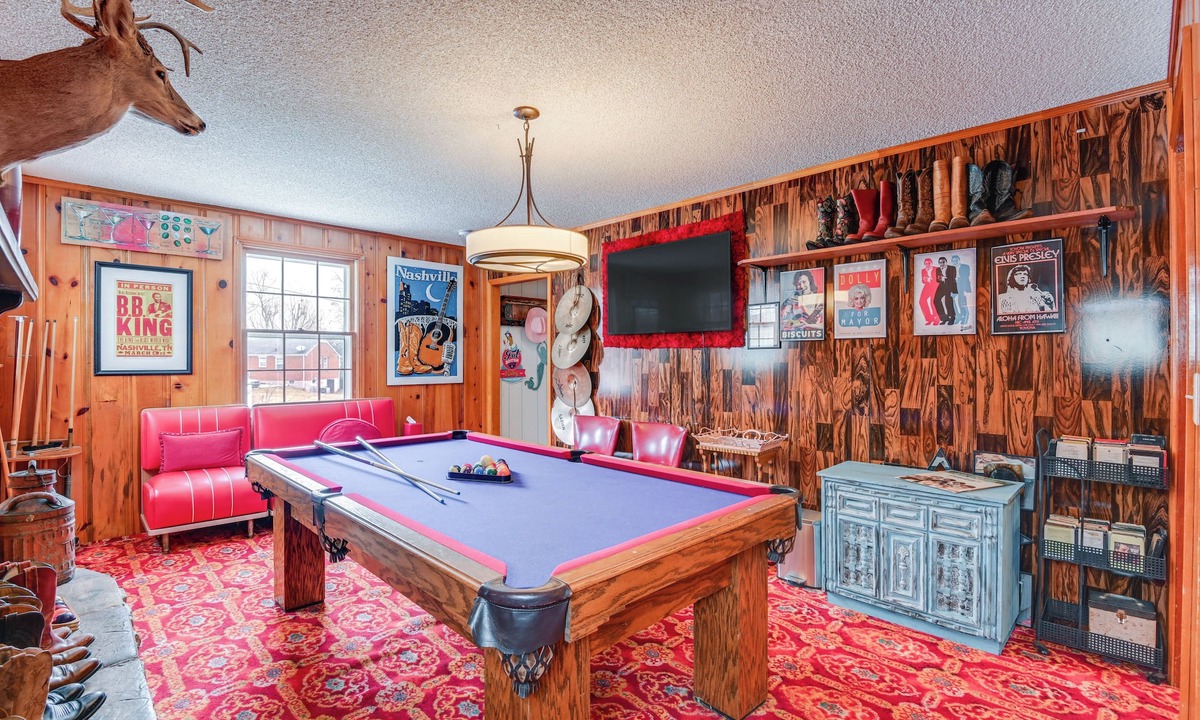 Donelson Hills House | 6 Mi to Downtown: 70s-Themed Home in Nashville!