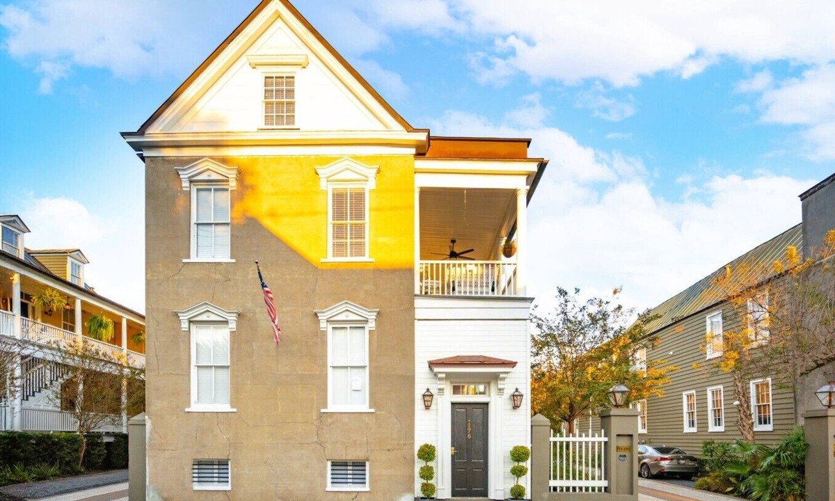 Cannonborough Elliotborough House | 6A at Saint Philip Square, One Block to King, Classic Charleston Comfort
