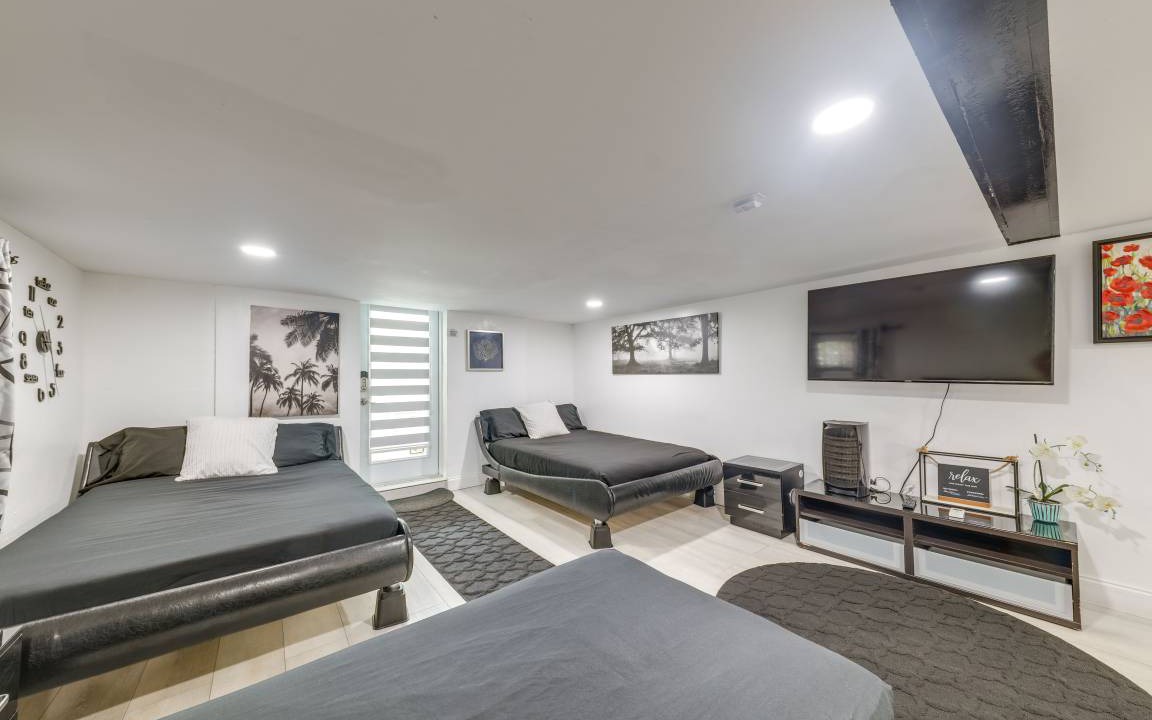 West Park Apartment | 74 m² Apartment ∙ 5 guests