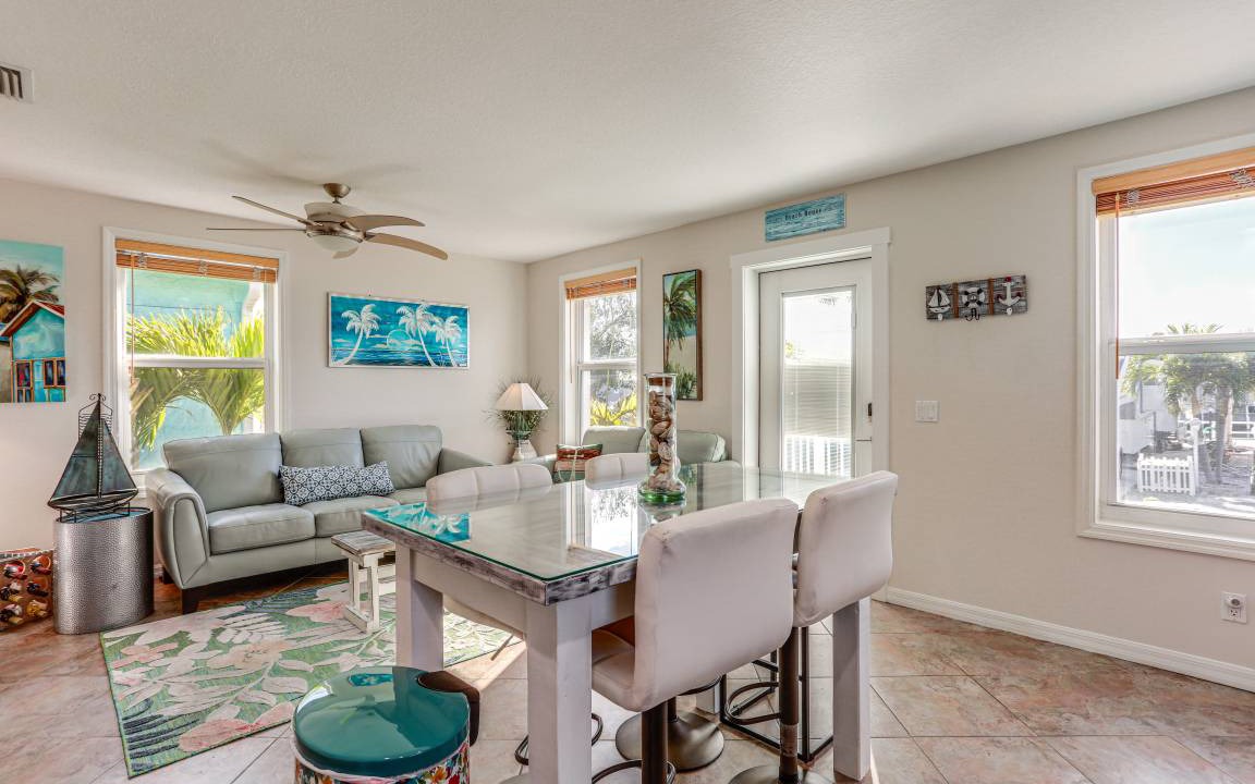 Hutchinson Island South Cottage | 74 m² Cabin ∙ 2 bedrooms ∙ 4 guests