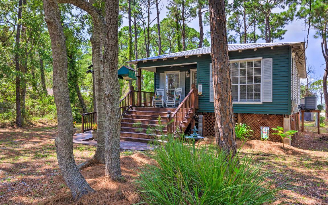 Dauphin Island Cottage | 89 m² Cabin ∙ 2 bedrooms ∙ 6 guests