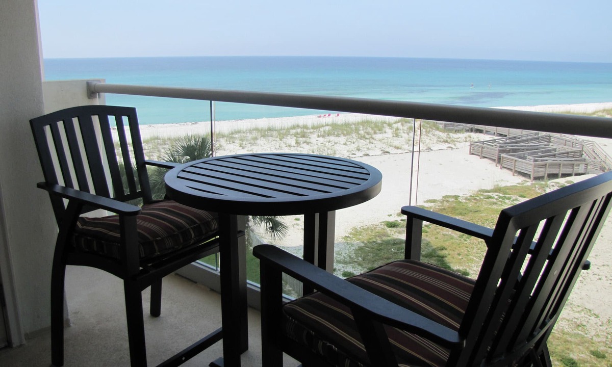 Pensacola Beach Condo | A few Fall dates available book Regency Towers, NOW.