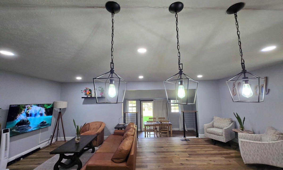 Oak Ridge House | A+ location: UT, Melton Hill Parks, ORNL, shops