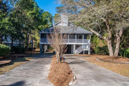 North Litchfield Beach House | A Some Place Special Minutes to Beach Sleeps 10