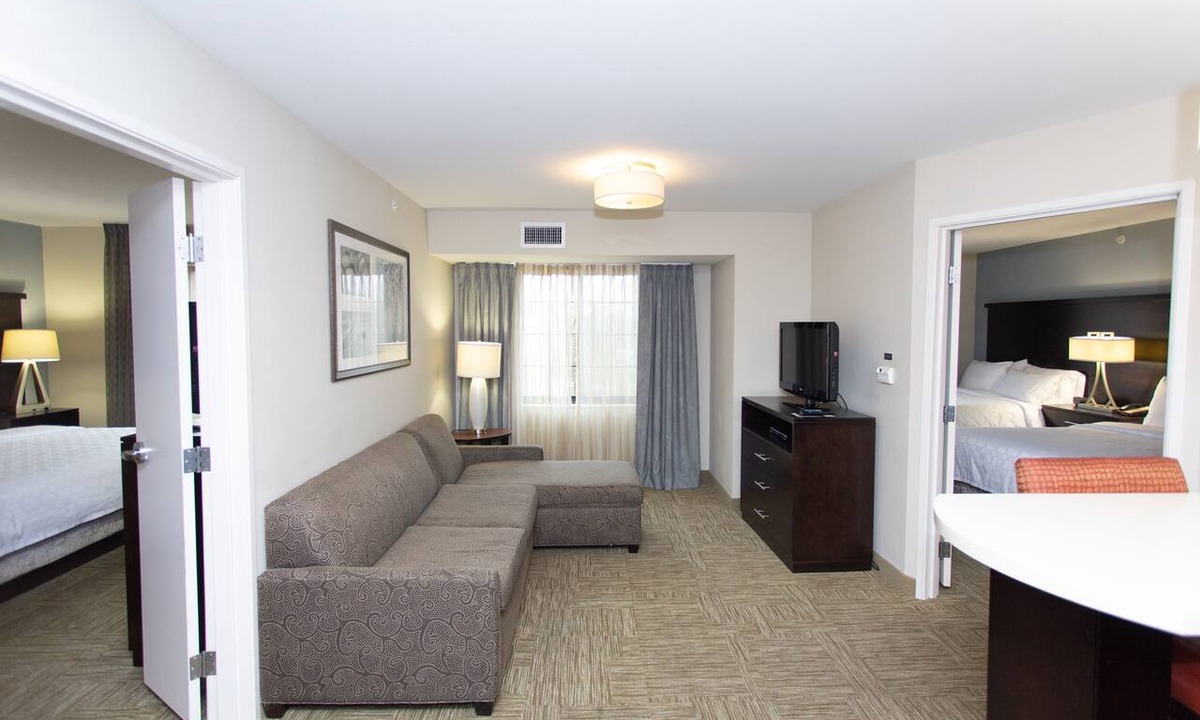 Bowling Green Apartment | Accessible 2BR Suite | Breakfast + Full Kitchen