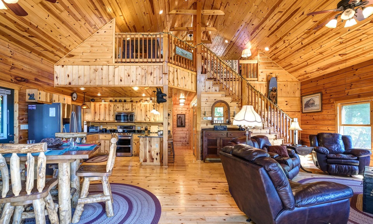 Murphy Cabin | Airy mountain cabin with long range views