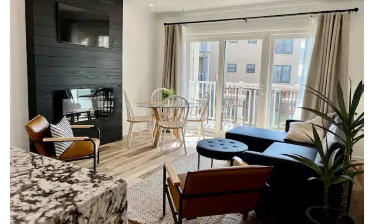 McCutcheon Field Condo | Airy Oceanfront Condo on Gorgeous North Topsail Island