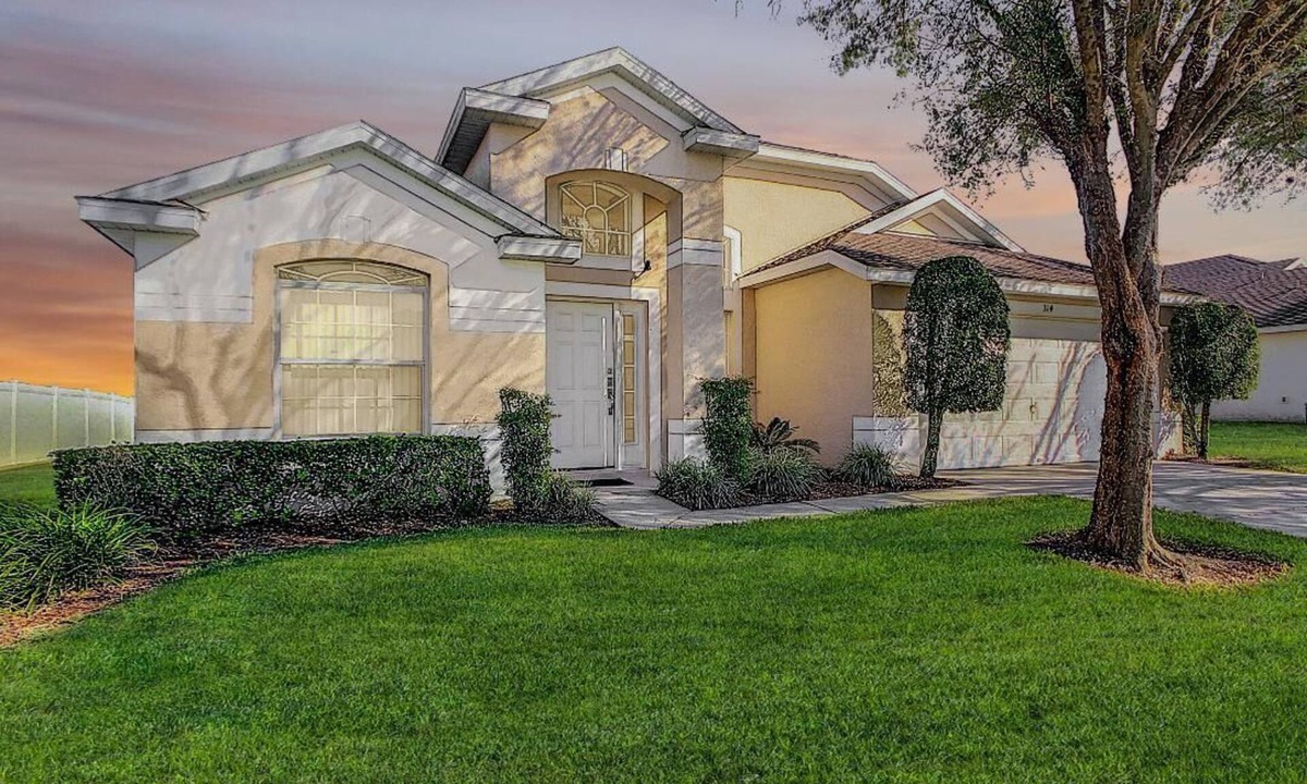 Davenport House | ALWAYS FREE POOL AND SPA HEAT - Disney fireworks from pool/spa, Orange grove
