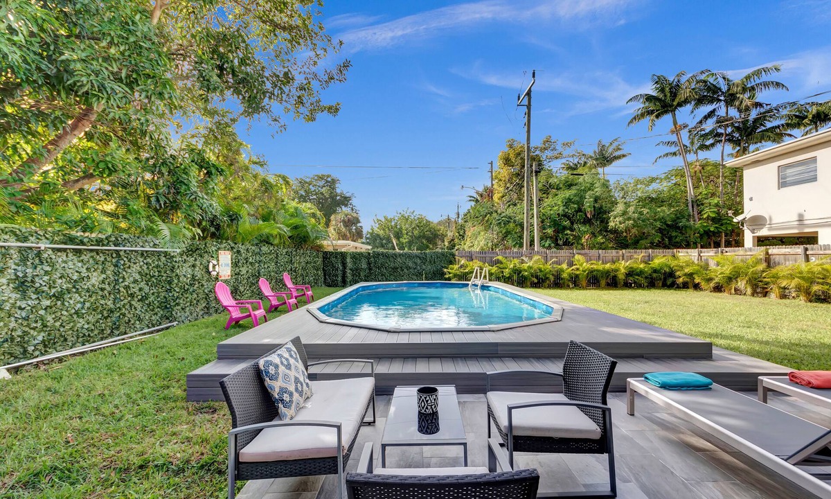 Parkside House | AMAZING HOLLYWOOD RETREAT.4 BEDROOMS 2 BATH PRIVATE POOL HOME.