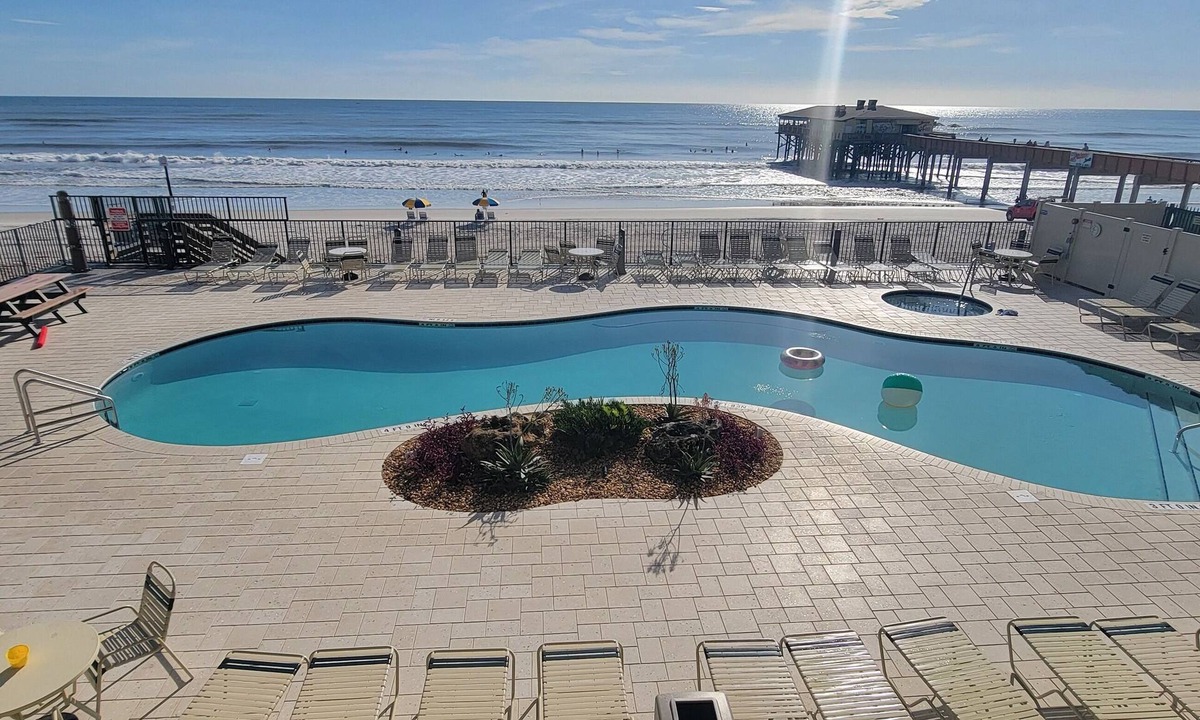 Daytona Beach Shores Condo | Amazing Ocean Front Retreat on the Beach in Daytona Beach Shores - 2 Bedroom