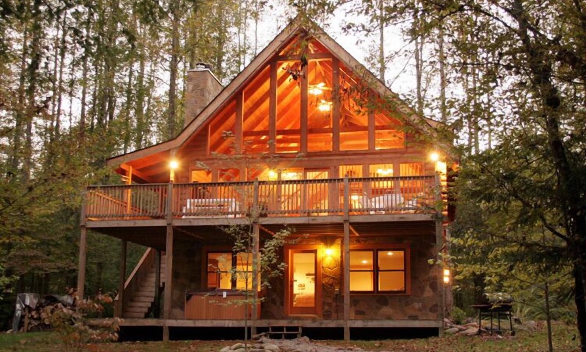 Sevierville Cabin | Amazing River Retreat | Riverfront, Pets, Hot Tub