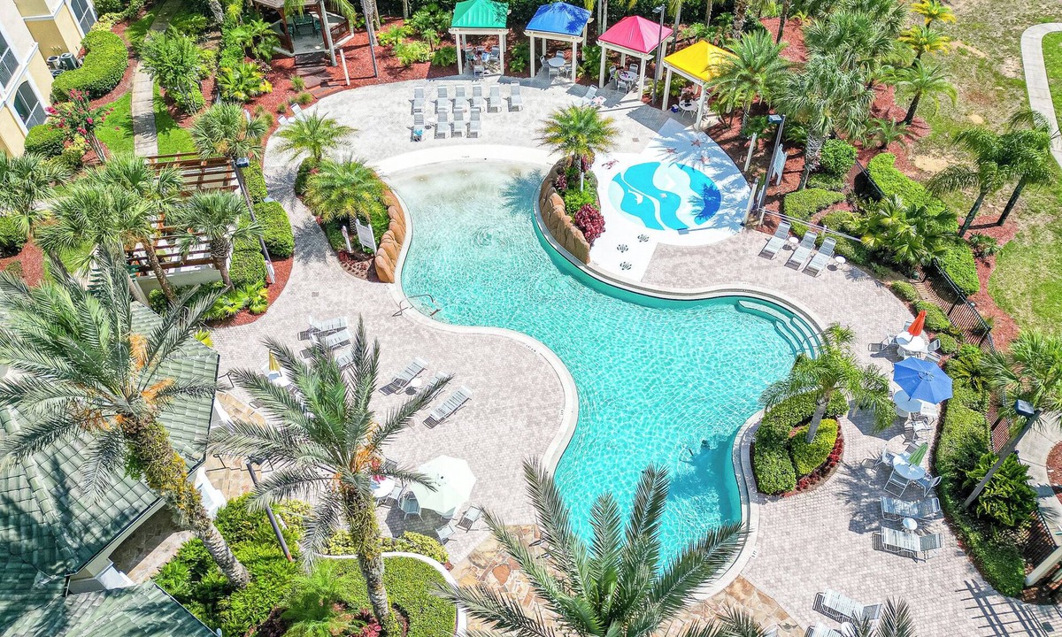 Lindfields Condo | Amazing View Condo 4 Miles from Disney World with heated pool in Gated Community