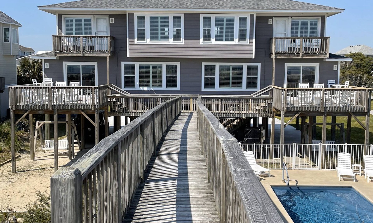 The Point House | AMAZING VIEWS! Oceanfront Duplex-East at the Point-private POOL!