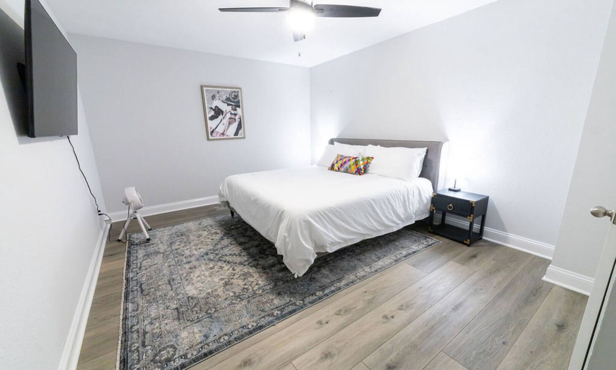 Helen Condo | Amelia's Apartment 2b/1ba Wi-Fi, TV, Kitchen, W/D, Patio