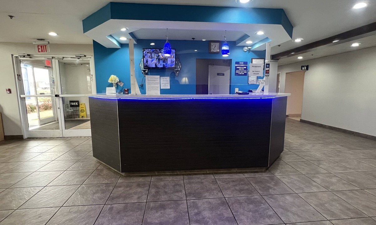 Jackson Hotel | Americas Best Value Inn & Suites Jackson, TN