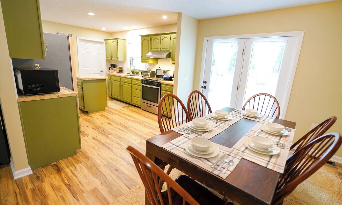Hico House | An explorer's escape - 3 bed 2 bath house with AC in Hico