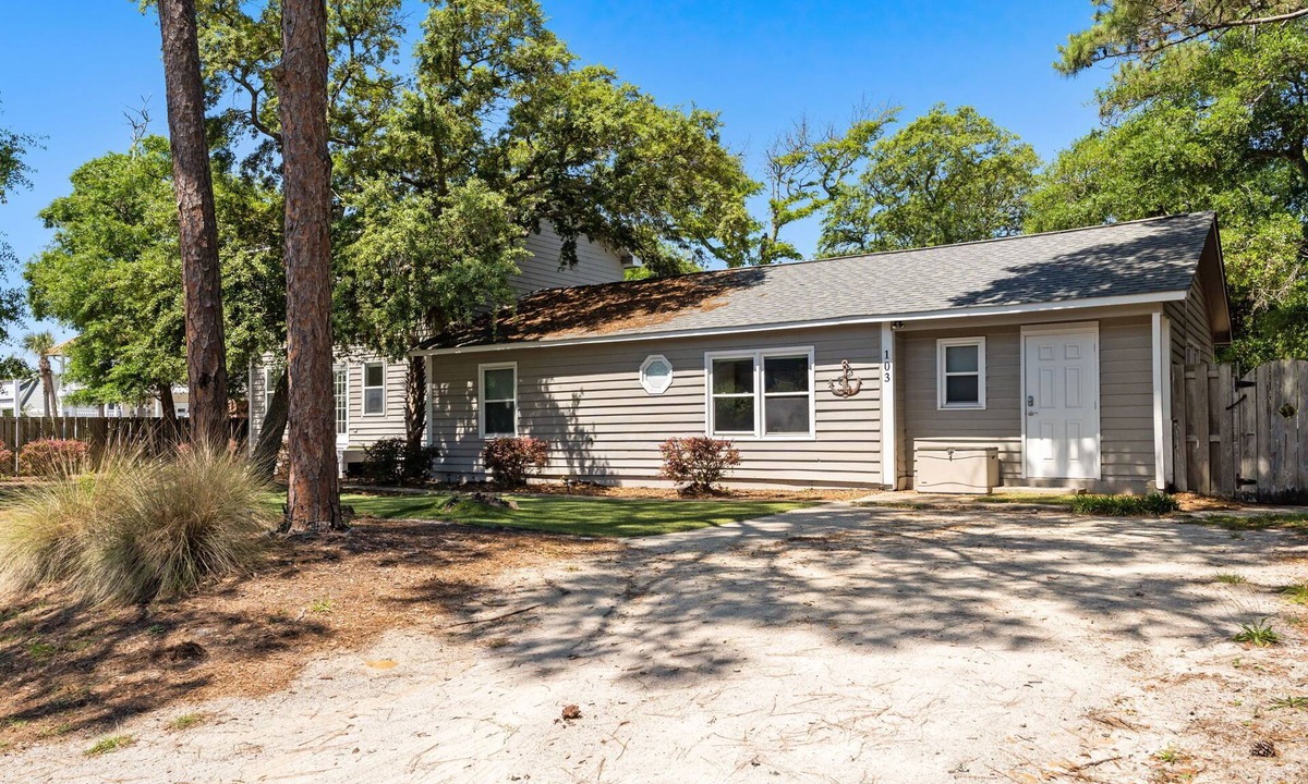 Tranquil Harbour House | Anchors All Around: Experience Oak Island in this spacious 7-bedroom home with private pool!