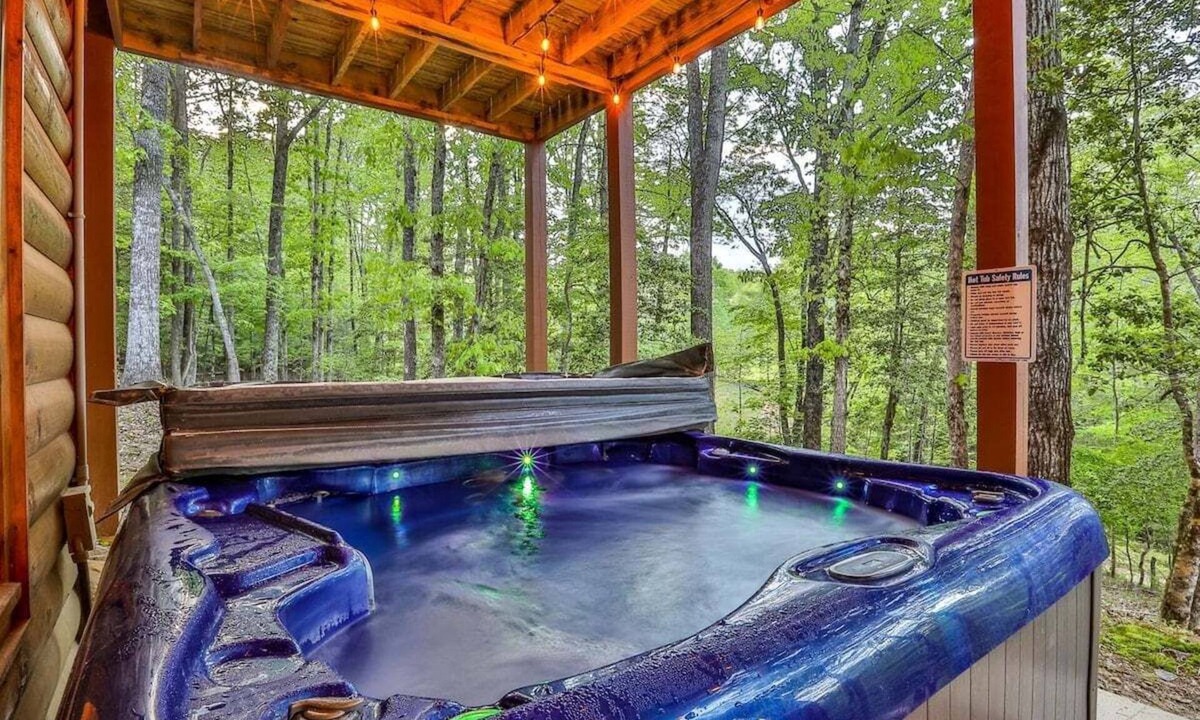 Cherry Log Cabin | Aska Escape | Blue Ridge, GA