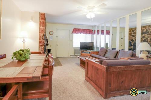 Mount Jackson House | Aspen East Unit #117