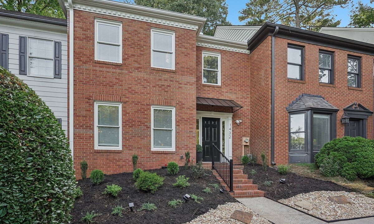 Cumberland House | Atlanta Battery Dugout Charmer 3BR, 2.5BA Townhome