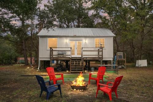 Awendaw House | Awendaw Retreat 2 BR Cottage BBQ & Fire Pit