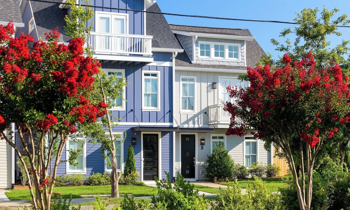 Buena Vista Cottage | Barbara & Linda by Avantstay Stylish 2 Home Buyout in Heart of Nashville